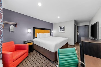Suite, 1 King Bed, Non Smoking