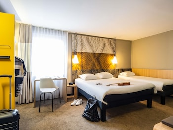 Room, Multiple Beds