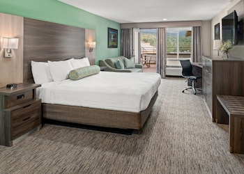 Suite, 1 King Bed with Sofa bed, Balcony