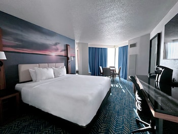1 Queen Bed, 1-Bedroom, Suite, Non-Smoking