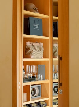 Richard Meier Executive Deluxe Room