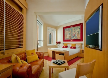 Richard Meier Executive Suite