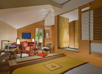 Executive Suite, Terrace (Richard Meier)
