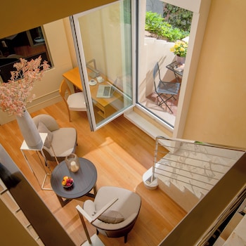 Room, Mezzanine (Richard Meier)