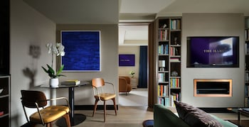 Signature Suite, City View