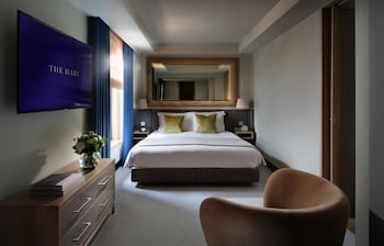 Signature Suite, City View