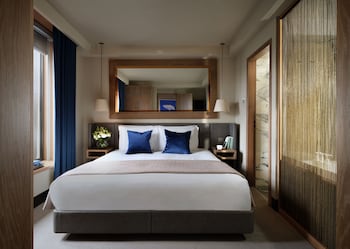 Signature Suite, Balcony, City View