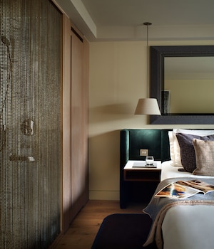 Premium King Room