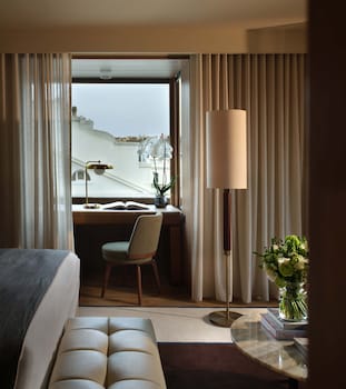 Studio King Suite
