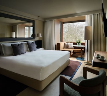 Premium King Room