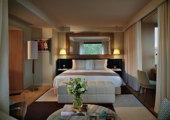 Studio King Suite