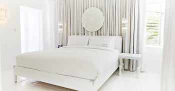 Premium Studio (Courtyard)