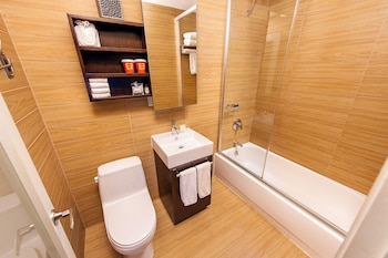 Junior Suite (2 Double Beds)