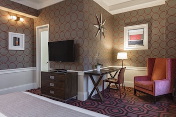 Deluxe Room, 1 King Bed
