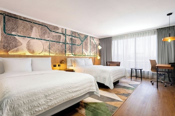 Deluxe Room, 2 Queen Beds, City View