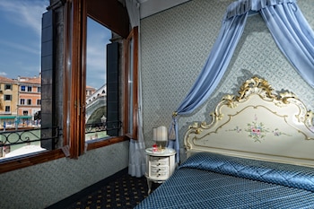 Double or Twin Room, Canal View