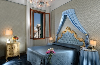 Double or Twin Room, Canal View