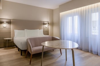 Standard Room, 1 Queen Bed