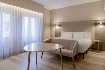 Standard Plus Room, 1 King Bed
