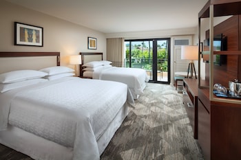 Deluxe Room, 2 Queen Beds, Garden View