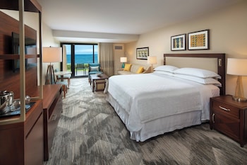 Deluxe Room, 1 King Bed, Oceanfront