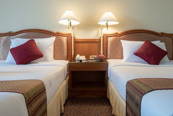 Deluxe Room, 2 Twin Beds, River View
