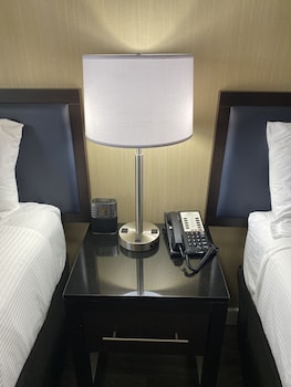Room, 2 Queen Beds, Non Smoking