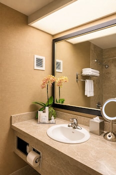 Superior Room, 1 King Bed (Pool or Garden Studio- 1 King Bed)