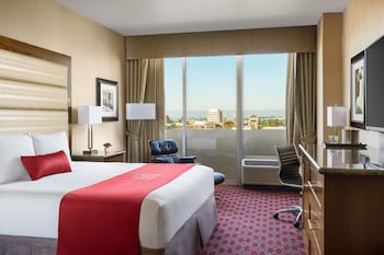 Deluxe Room, 1 King Bed