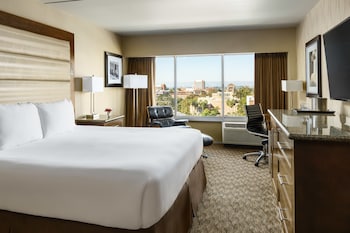 Deluxe Room, 1 King Bed