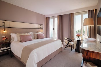 Partial Canal View Room