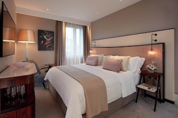 Deluxe Room with internal view