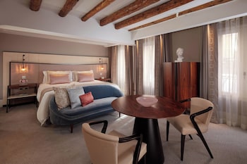 Superior Deluxe Room with internal view