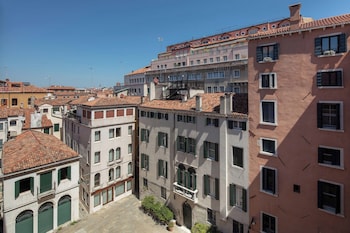 Venetian Suite