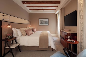 Deluxe Room with internal view