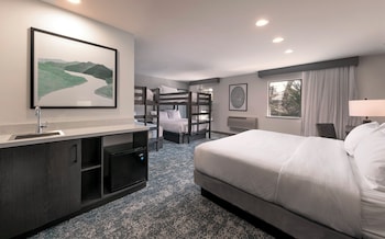 Room, Multiple Beds