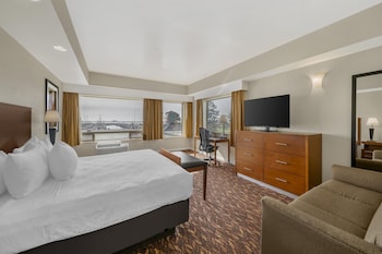 Standard Room, 1 King Bed, Non Smoking (with Partial Harbour View)