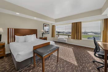Standard Room, 1 King Bed, Non Smoking (with Partial Harbour View)