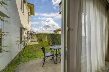 Standard Room, 2 Queen Beds, Non Smoking, Patio