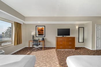 Standard Room, 2 Queen Beds, Non Smoking (with Partial Harbour View)