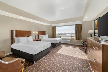 Standard Room, 2 Queen Beds, Non Smoking (with Partial Harbour View)