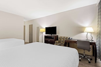 2 Queen Beds, Non Smoking, Pet Friendly