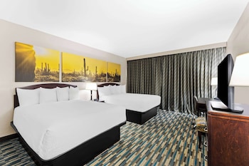 Room, 2 Queen Beds, Non Smoking, Poolside