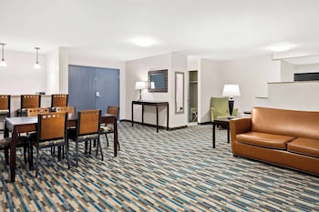 Studio Suite, 1 King Bed, Non Smoking