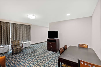 Deluxe Studio Suite, 1 King Bed, Non Smoking