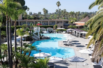 Room, 1 King Bed, Pool View