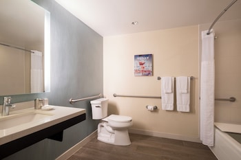 Room, 2 Double Beds, Accessible, Bathtub