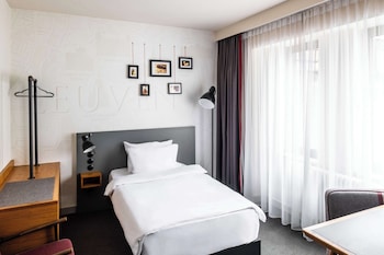 Room (penta Single)