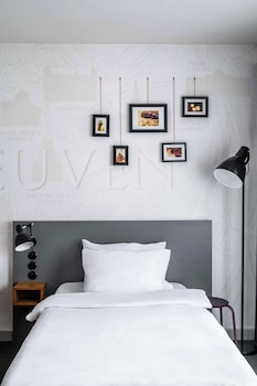Room (penta Single)