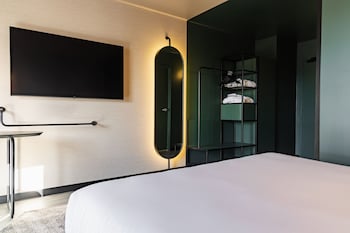 Executive Room, 1 Queen Bed, Balcony